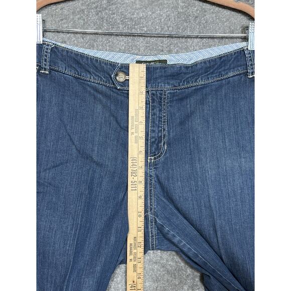 Eddie Bauer Capri Jeans Womens Size 14 Blue Denim Trouser Style Pockets Stretch - Picture 5 of 7